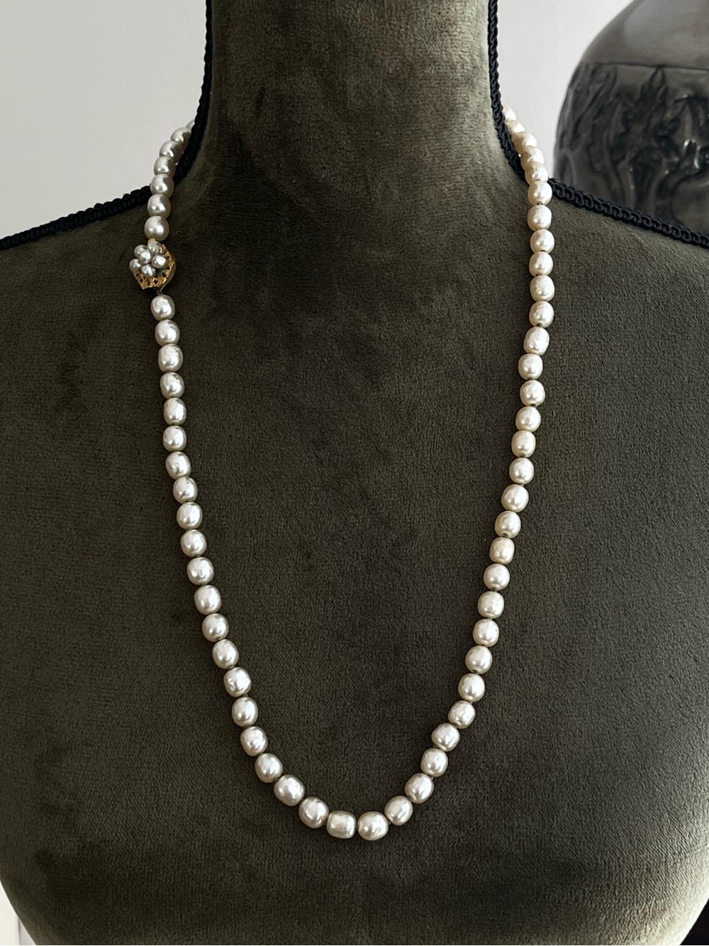 Vintage Miriam Haskell Classic Beige Glass Baroque Pearl Long Beaded Necklace